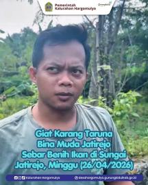 SEBAR BENIH IKAN DI SUNGAI, KARANG TARUNA BINA MUDA KOMITMEN JAGA KELESTARIAN EKOSISTEM SUNGAI JATIR